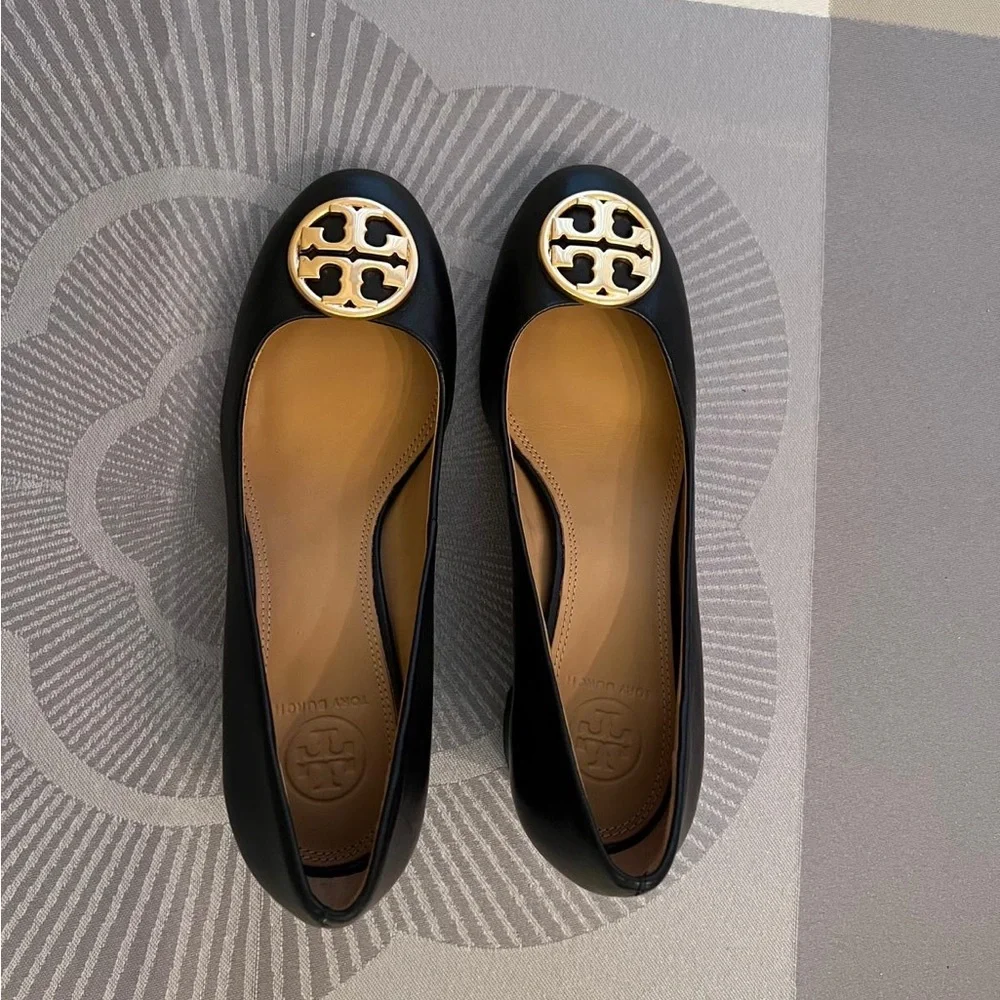 Tory Burch Leather Chelsea 50MM Pump - Picture 9 of 9